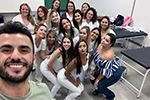 Palestra sobre cuidados com o cabelo e penteados para o dia a dia