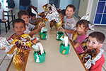 Entrega de ovos de Páscoa